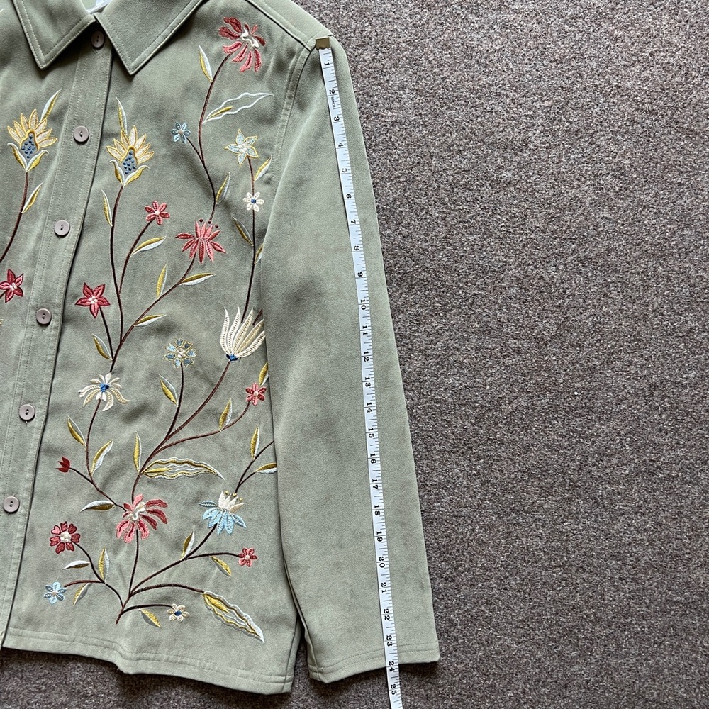 Susan Graver Embroidered Floral Faux Suede Button Up Shirt Jacket Green Size M - Picture 12 of 15